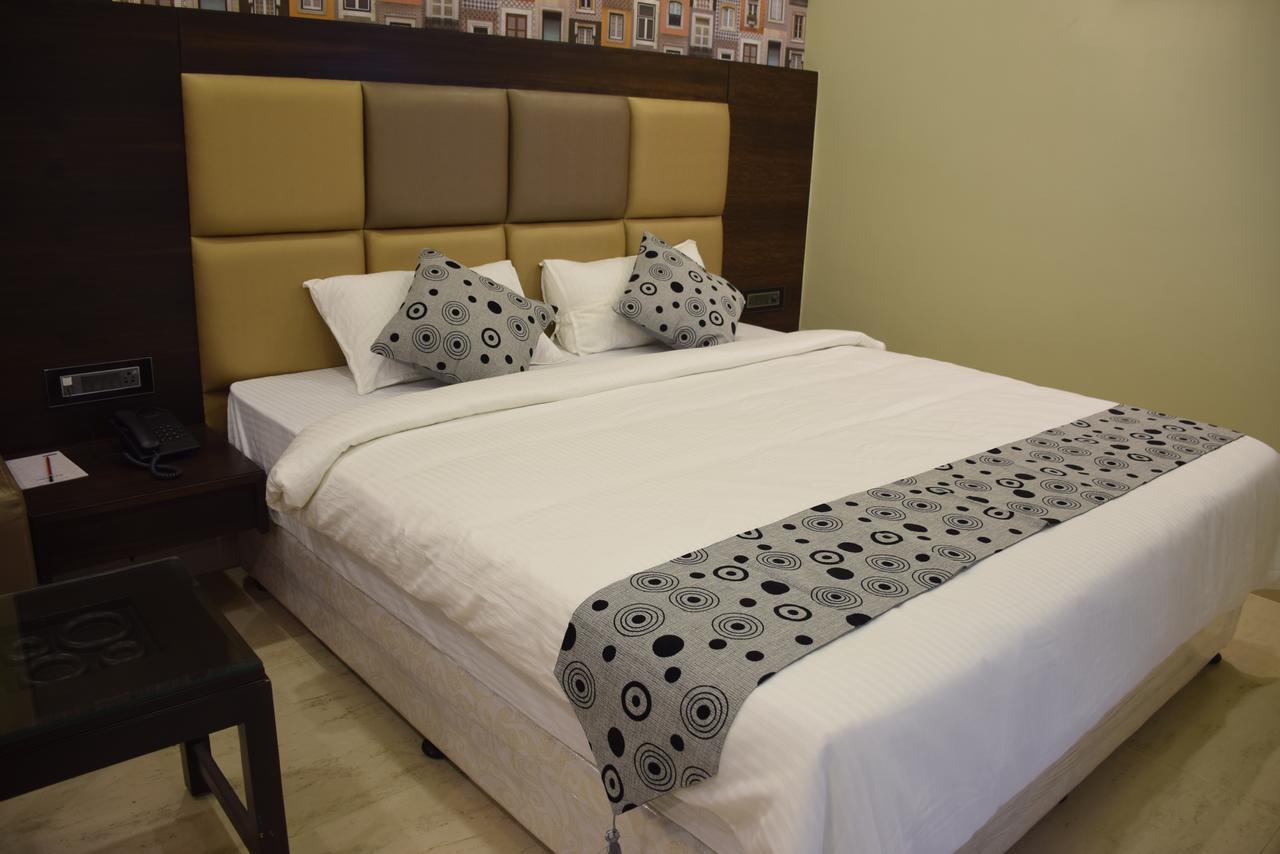 Golden Tree Hotel Puri Luaran gambar
